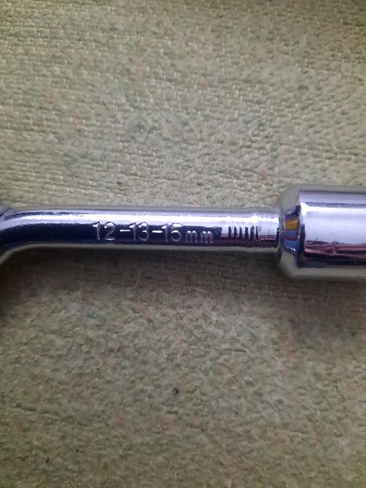 Продам ключ трикутний