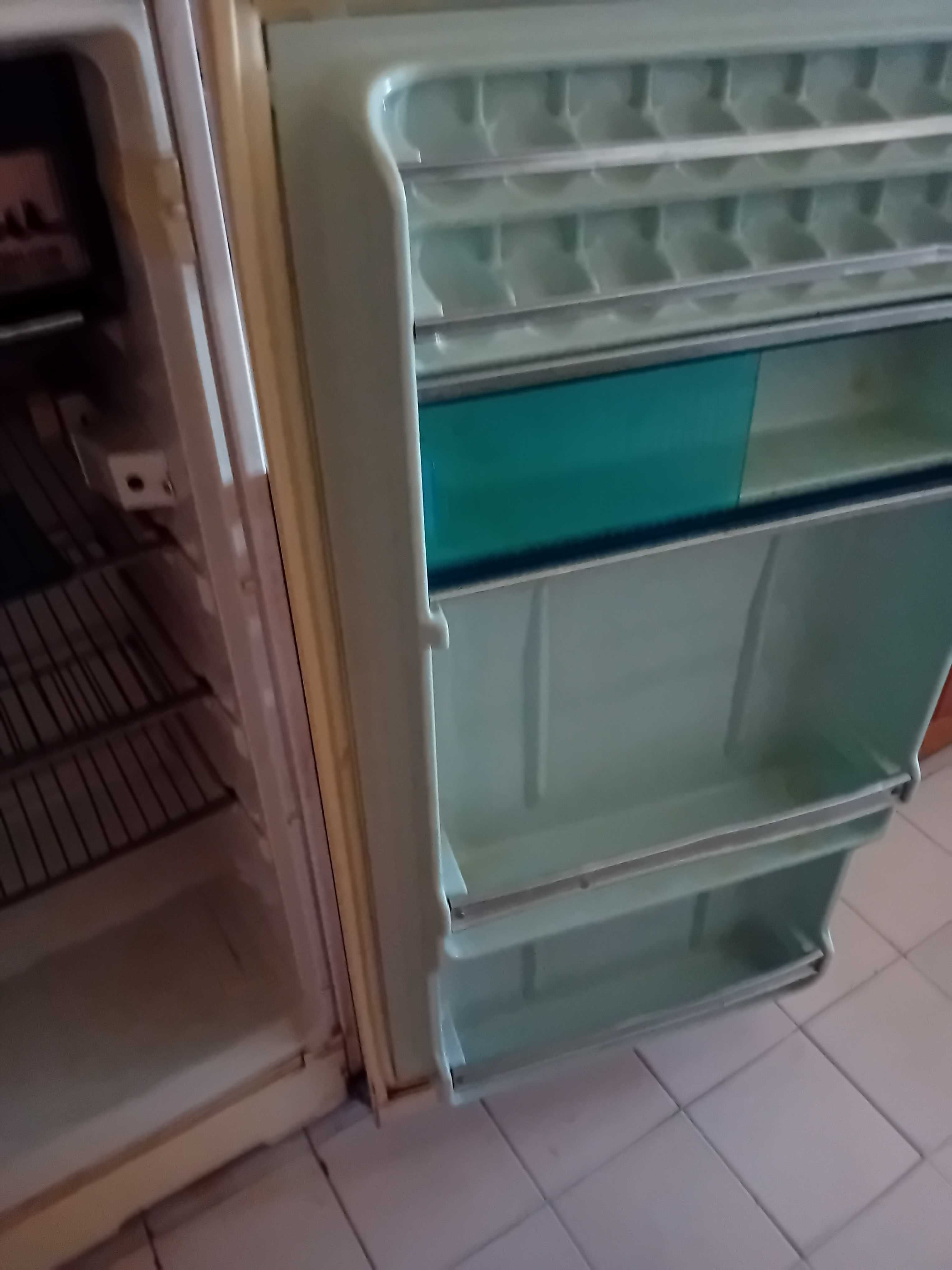 Frigorífico marca Indesit