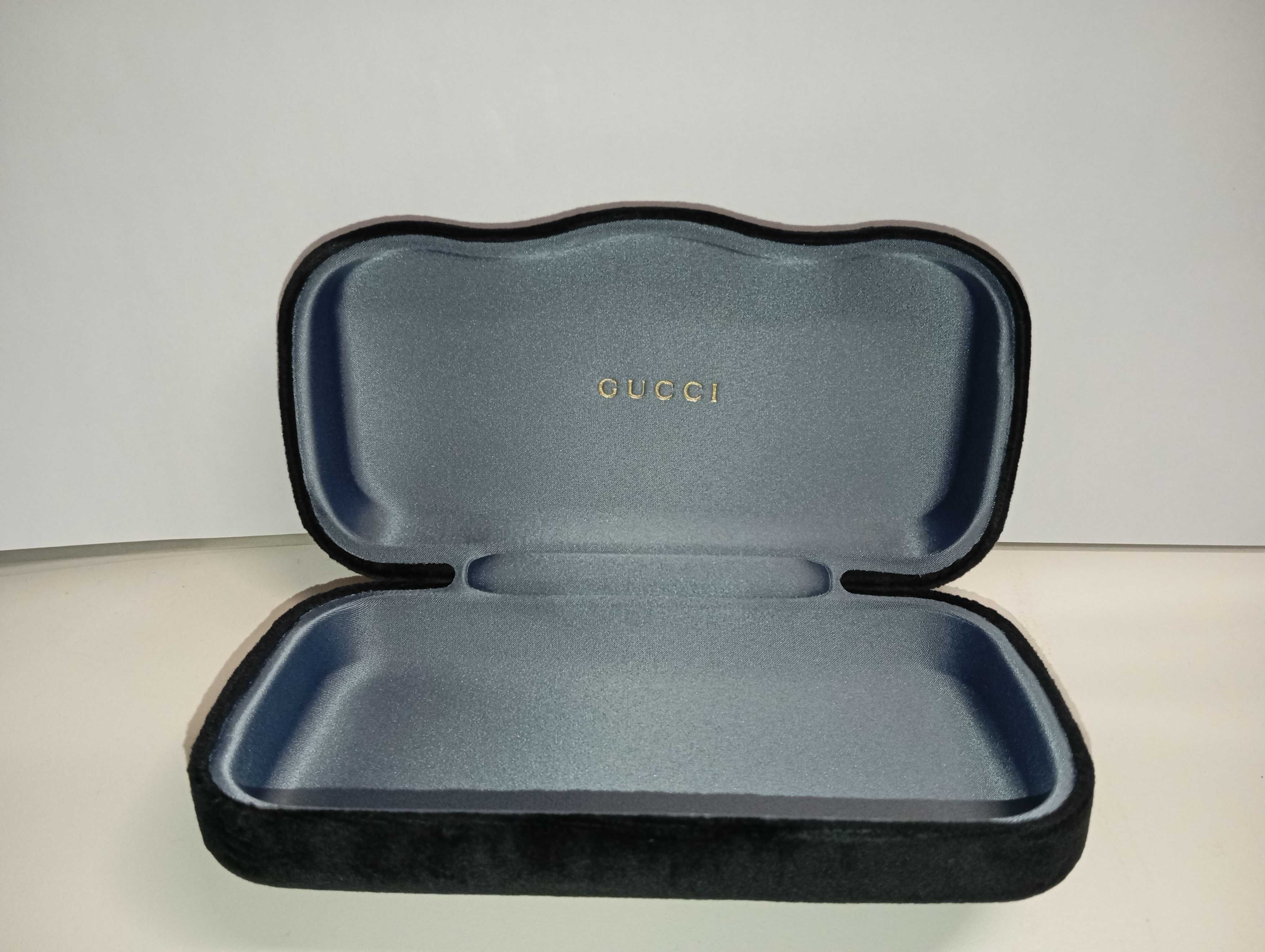 Estojos para óculos da marca GUCCI