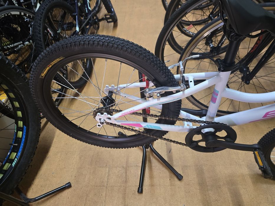 Bicicleta de menina roda 20 nova