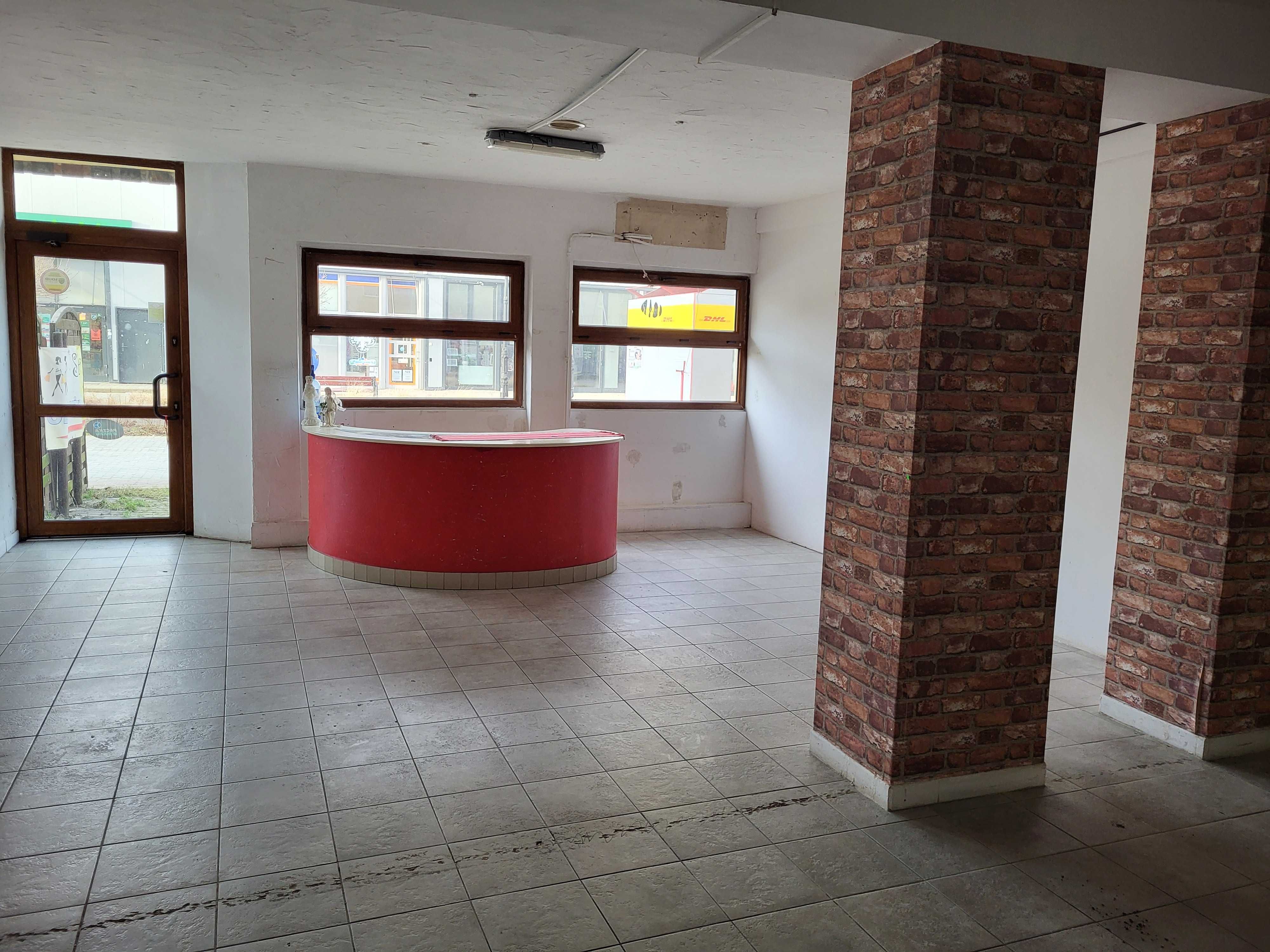 Do wynajęcia lokal usługowy  w centrum osiedla Dąbrowa Górnicza
