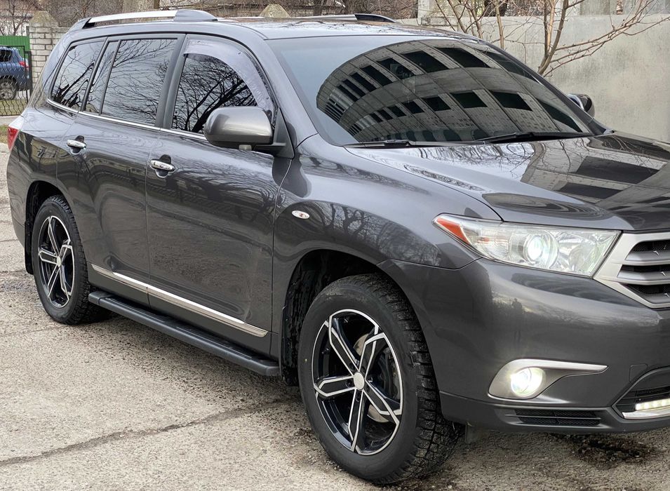 Продам Toyota Highlander 2013