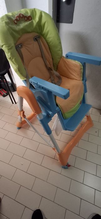 Cadeira de refeicoes intantil