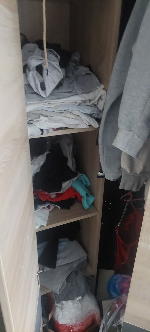 Duza szafa pojemna