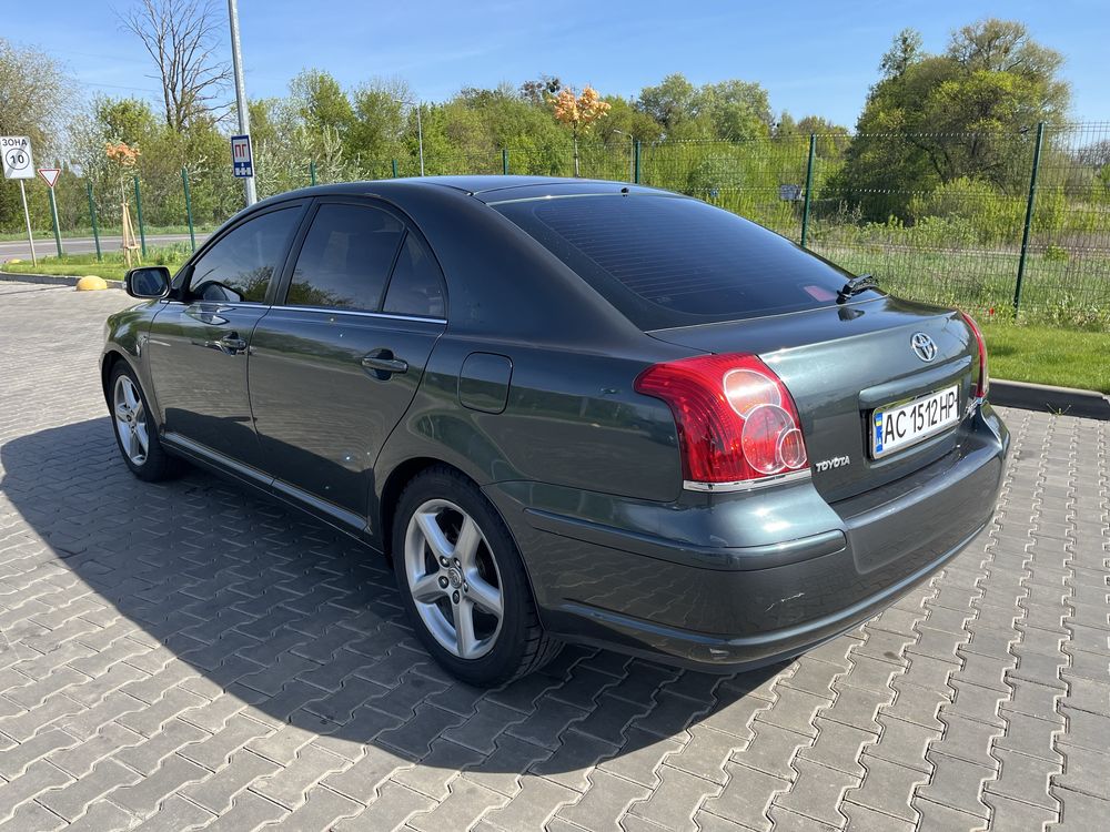 Тойота Авенсіс 2.2