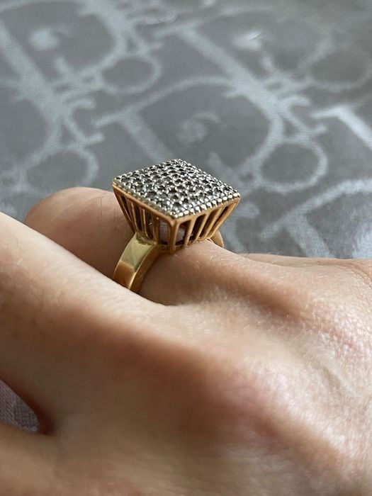 Lindíssimo anel pavê de diamantes