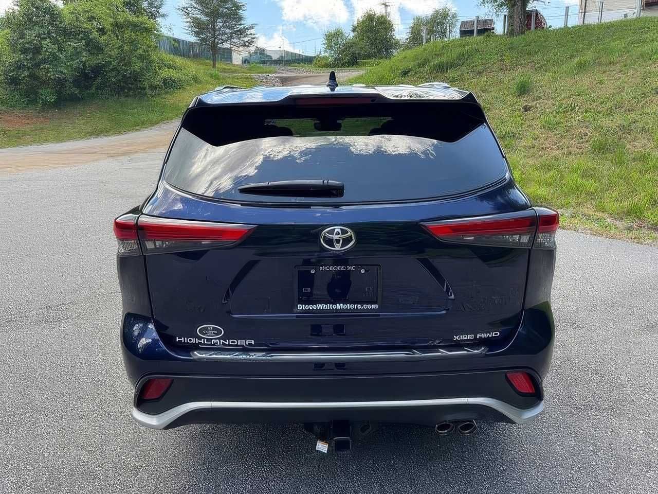 2022 Toyota Highlander XSE