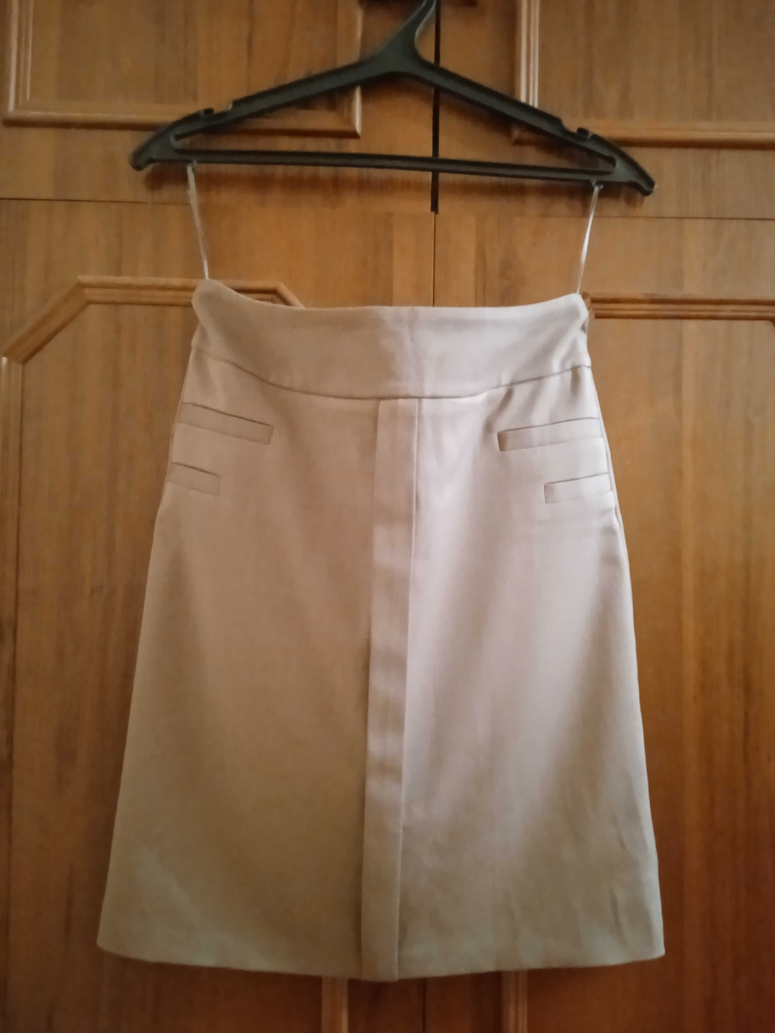 Классическая юбка-карандаш для школьницы.