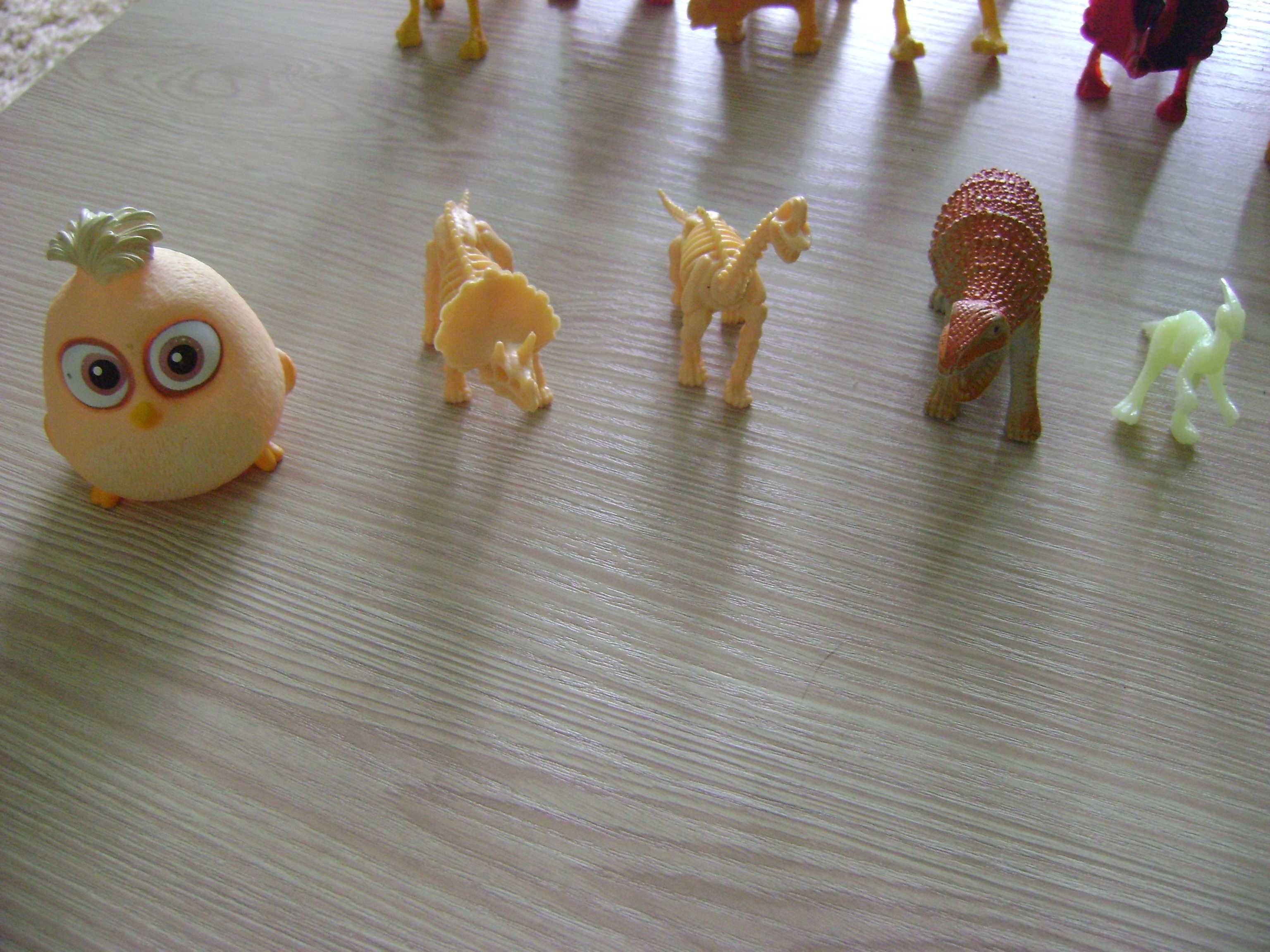 детские игрушки коллекция динозавров змеек , джипики