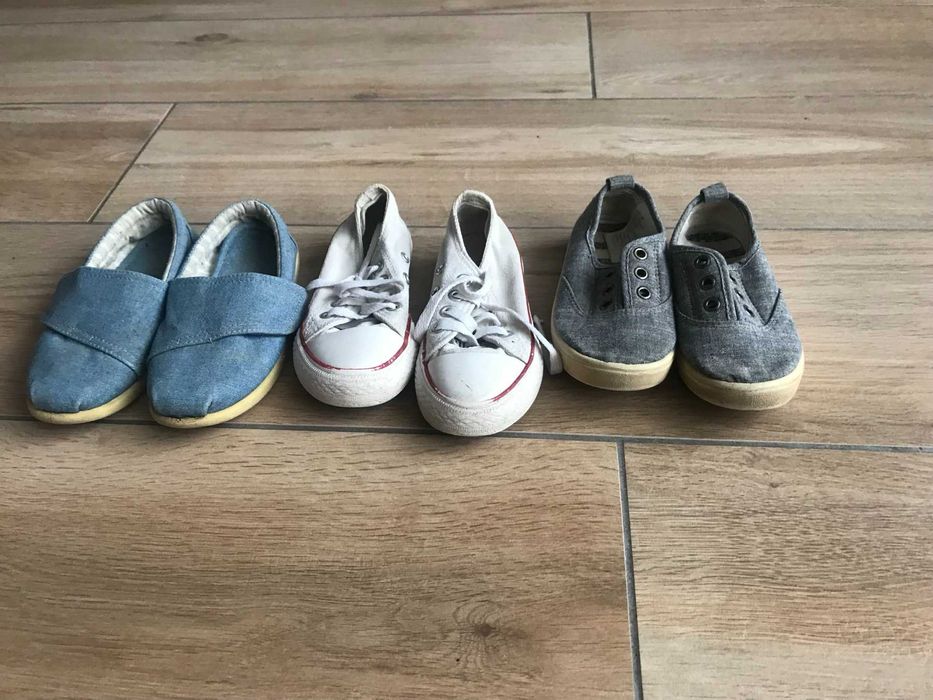 макасини та пара кед