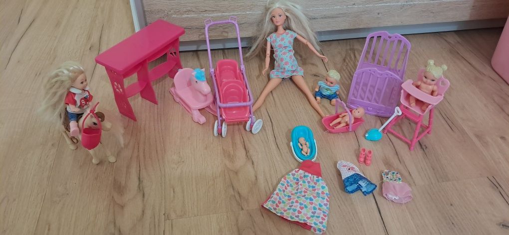 Zestaw barbie w ciąży i dzieci