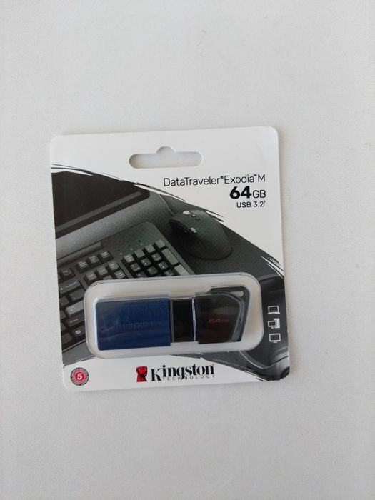 Флешка Kingston 64 гб НОВА