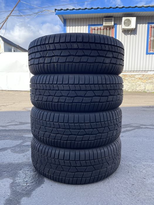 Практично нові зимові шини Continental 225/55 R17