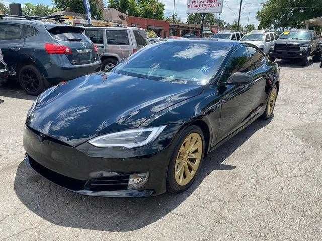 Tesla Model S 2018 Економія