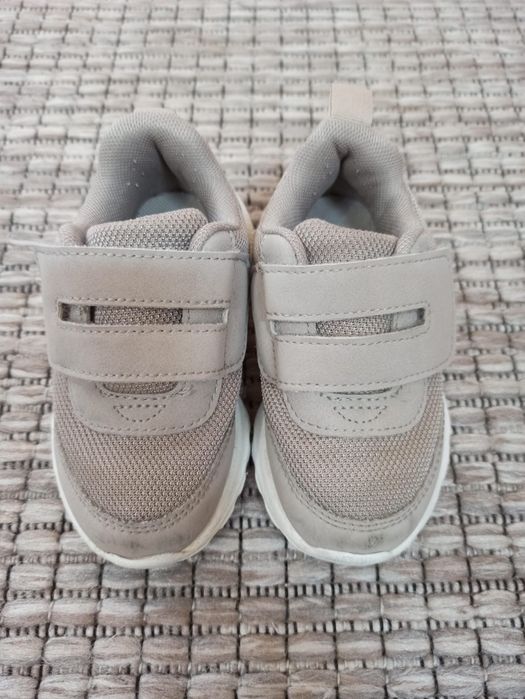 Buty sportowe H&M r. 22
