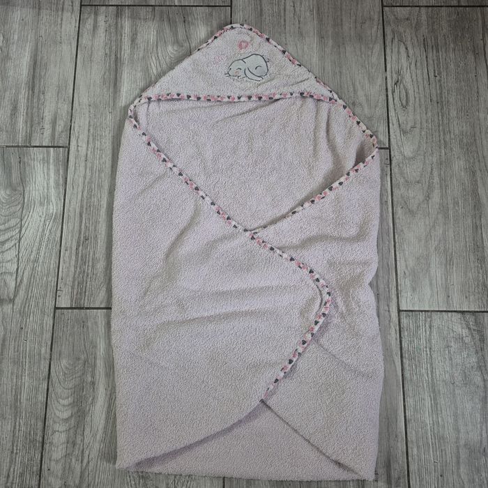 Duży różowy ręcznik z kapturkiem dla dziewczynki, króliczek, 100x100