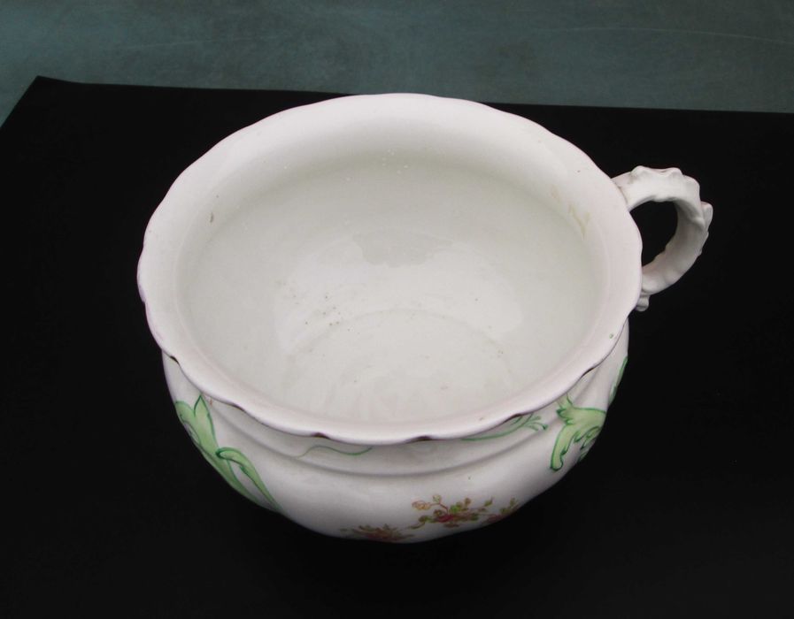 Antigo BACIO em Louça Inglesa fabricado por JOHNSON BROTHERS, England