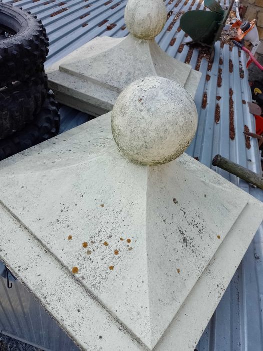 filary tralki balustrady daszek czapa piaskowiec