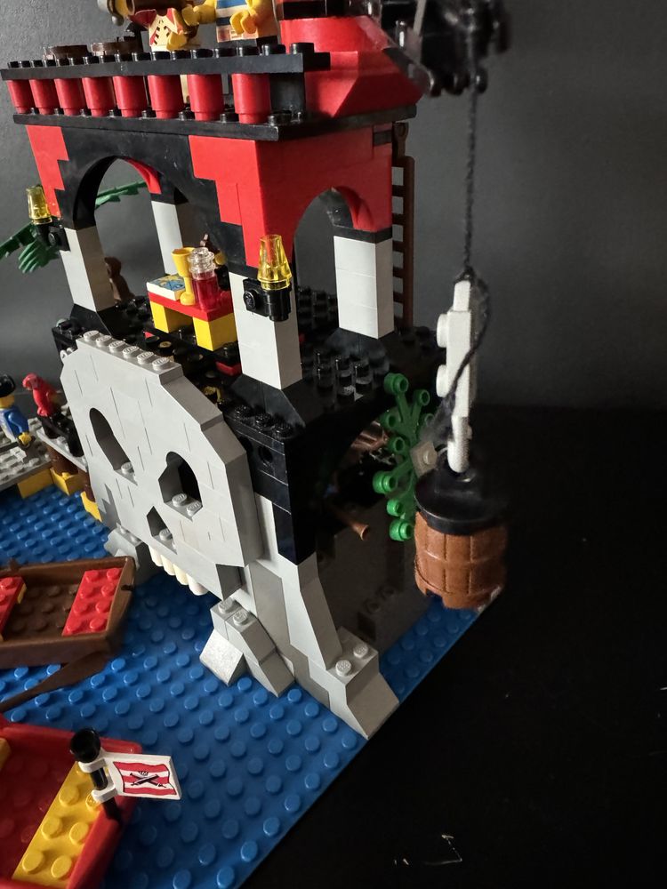 Lego kryjówka piratów piraci pirates 6279