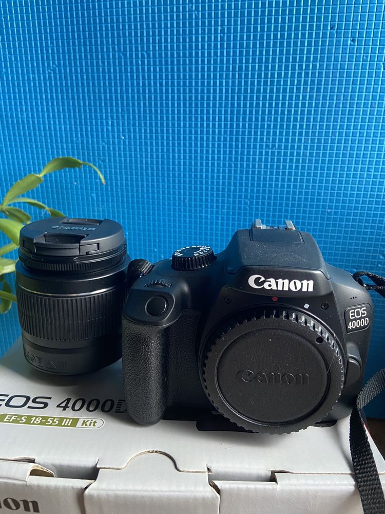 Фотоапарат Canon Eos 4000D ( новый )