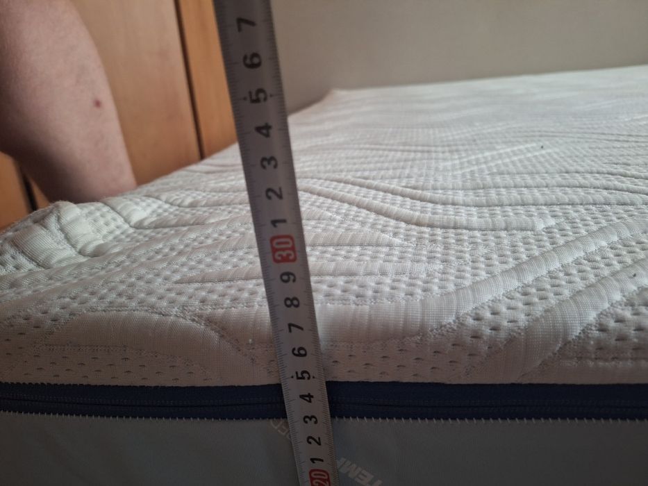 Матрац безпружинний з ефектом пам'яті