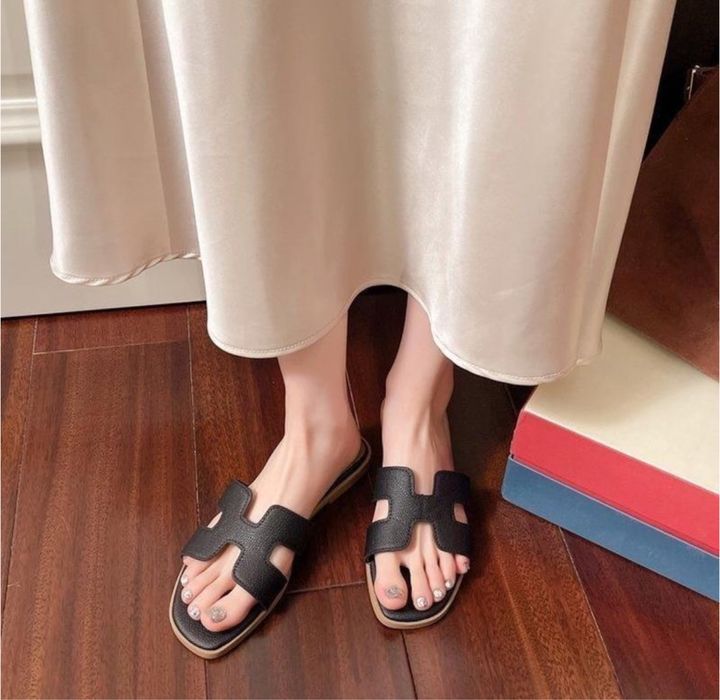 Шльопанці жіночі