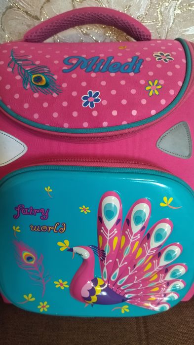 Шкільний рюкзак для дитини