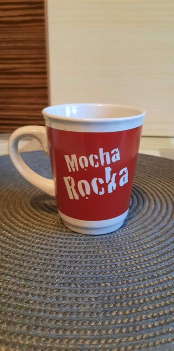 Czerwony kubek McCafe Mocha Rocka