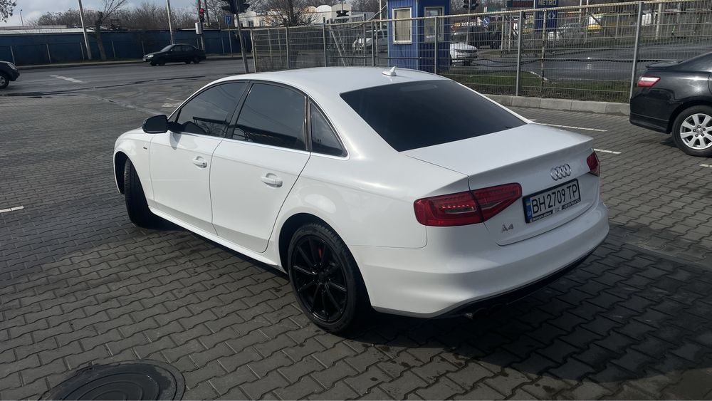 Audi A4 S-line свіжепригнанна