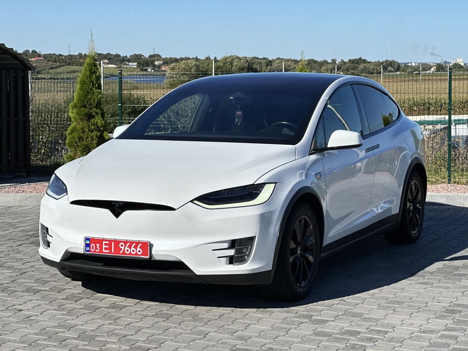 Tesla Model X 90D Європа
