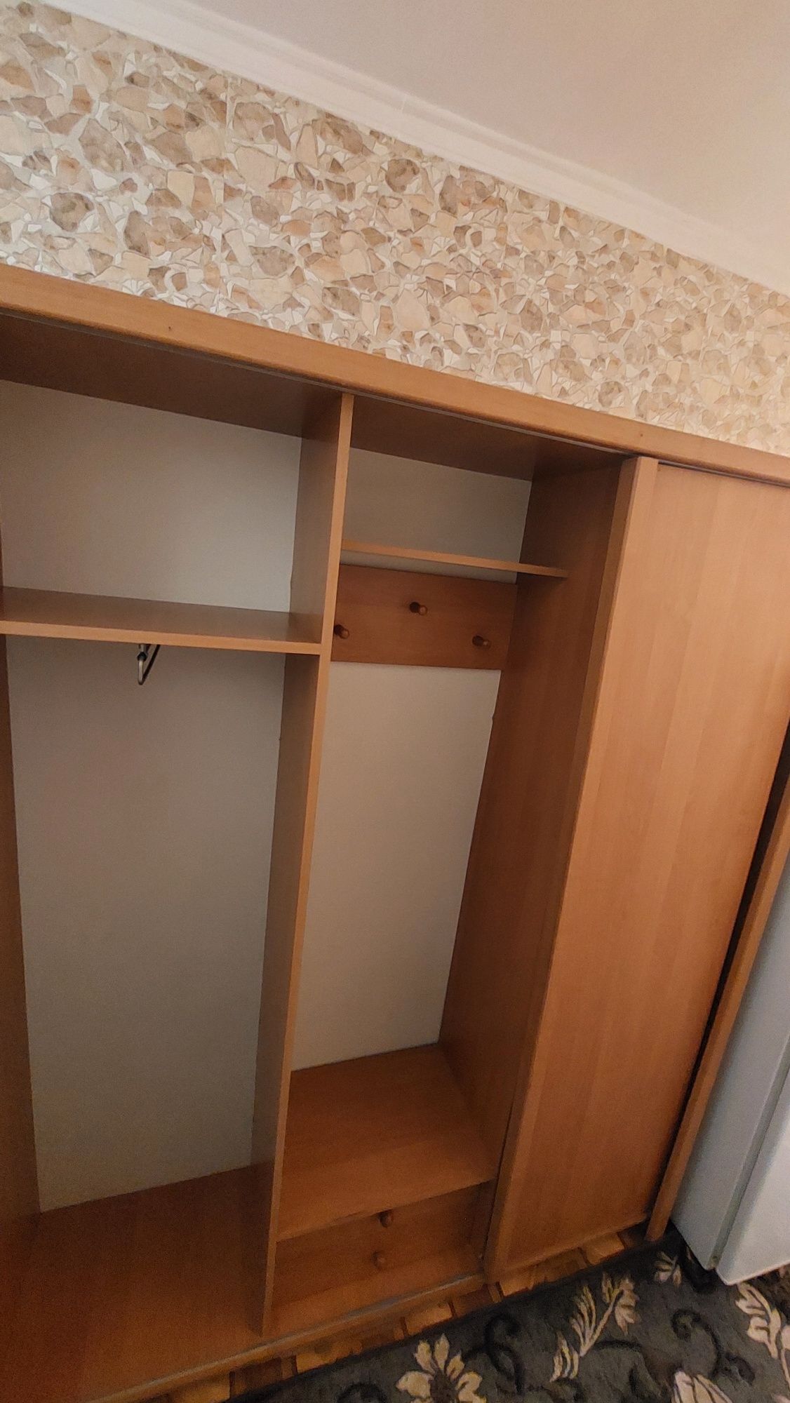 Б/у шкаф купе для прихожей ,