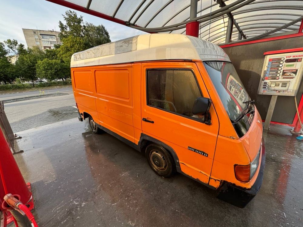 Продам Mersedes mb 100