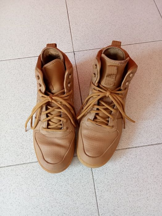 2 tenis bota Nike