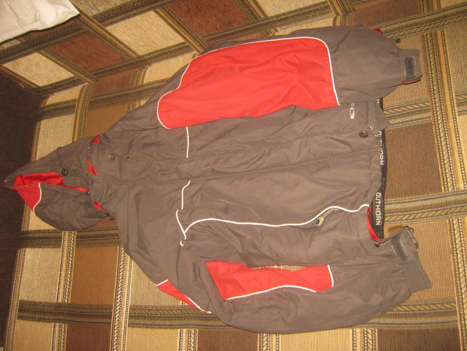 Мужская осенняя куртка,размер 48-50 (М).