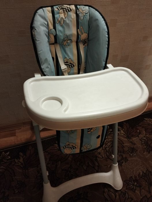 Стільчик для годування.