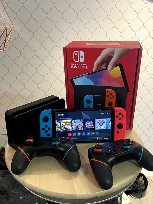 Nintendo Switch OLED - Desbloqueada - Como Nova | 320 €