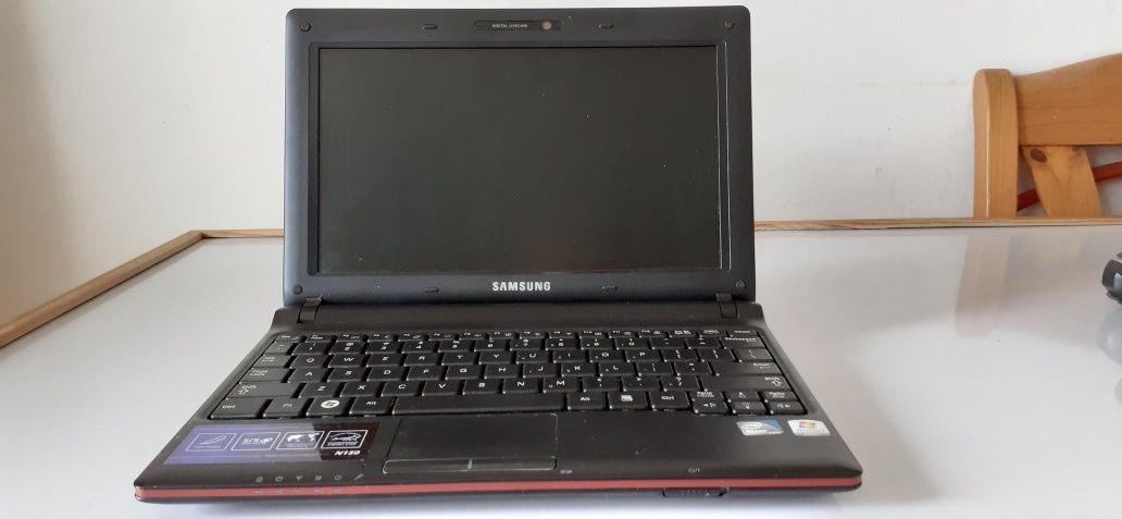 Mały laptop Samsung model CODE : NP-N150-JA01PL