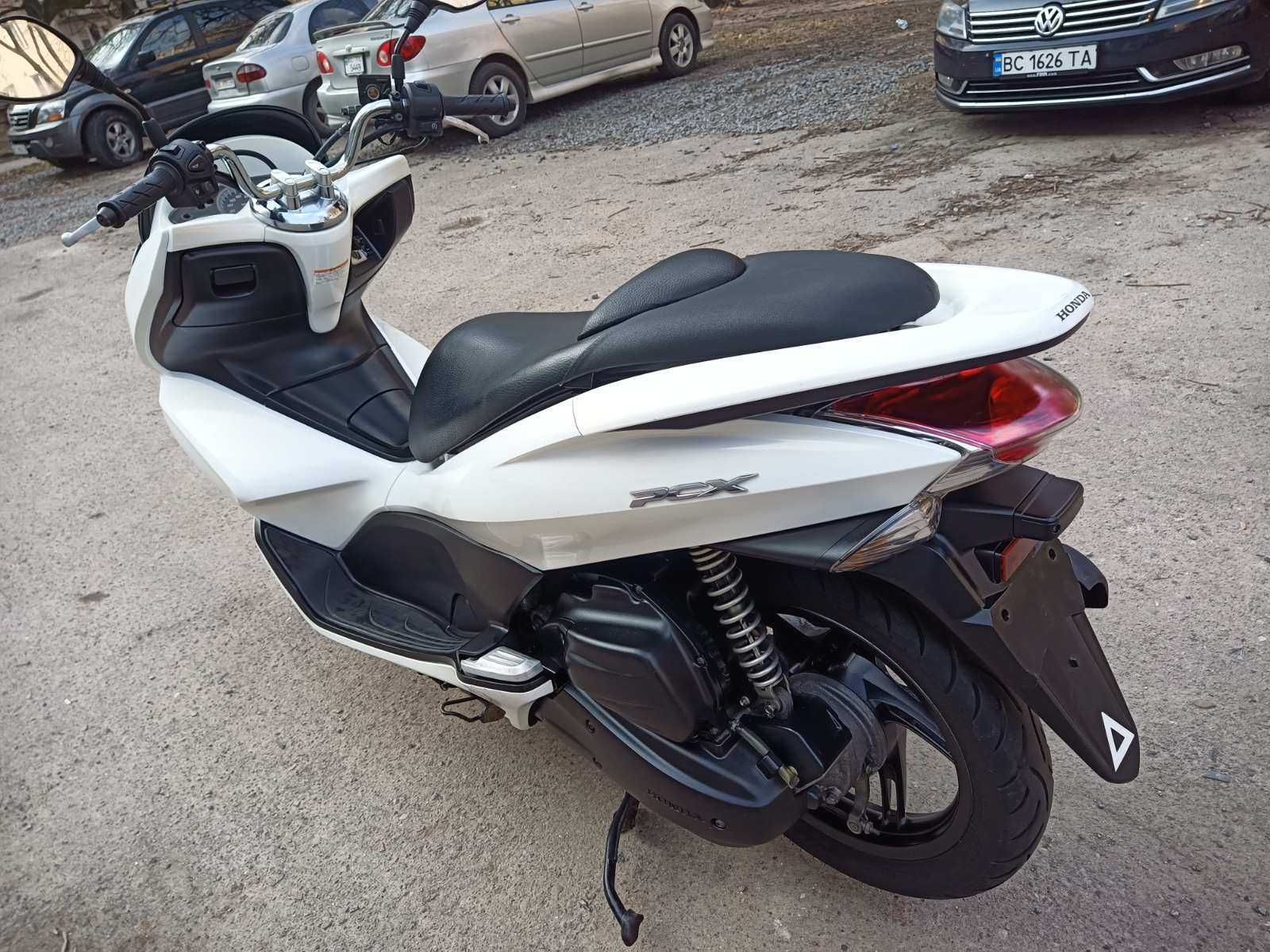 Honda PCX 125 скутер