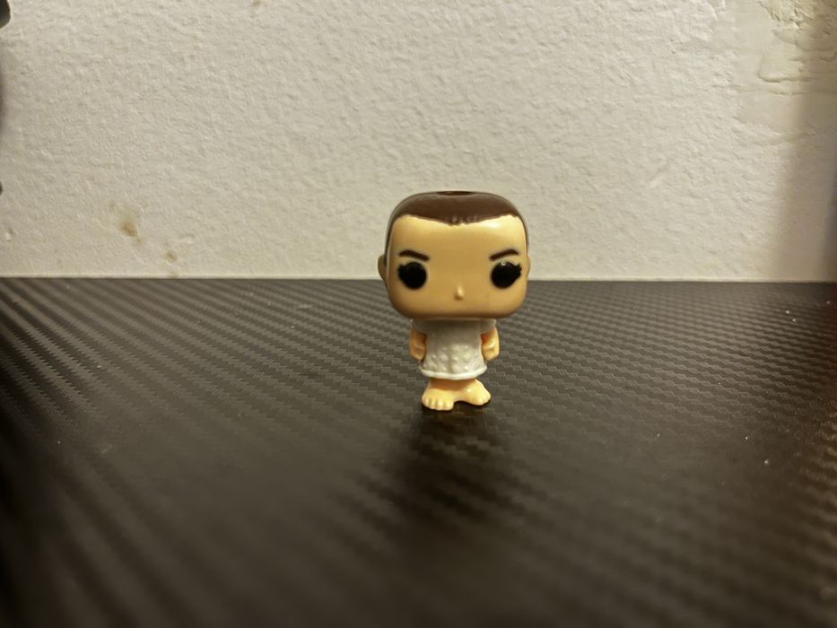 COLEÇAO STRANGER THINGS KINDER