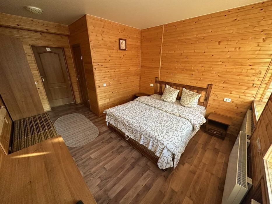 Будиночоки з басейном  та сауною