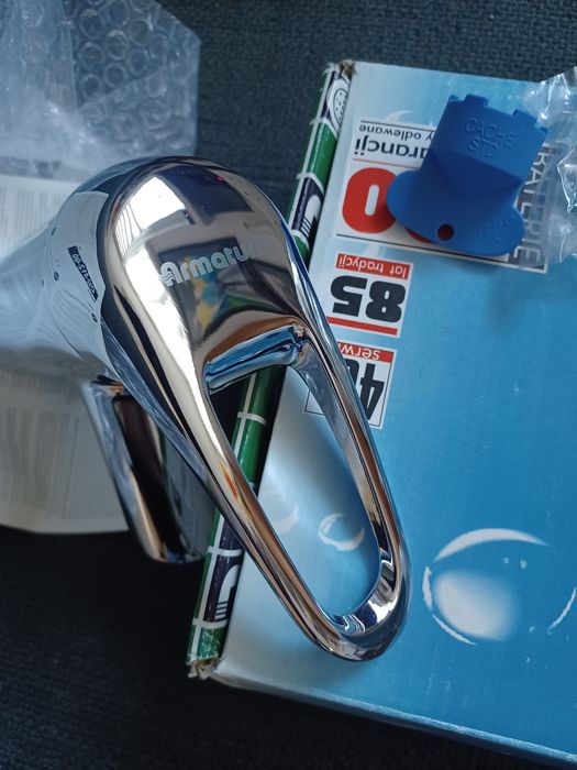 Bateria umywalkowa KFA nowa