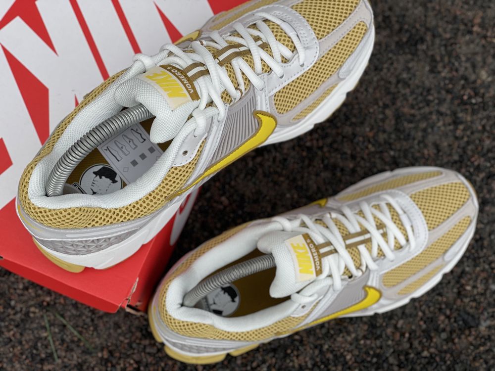 Оригінальні кросівки Nike Zoom Vomero 5 найк кроси оригинал  42,5