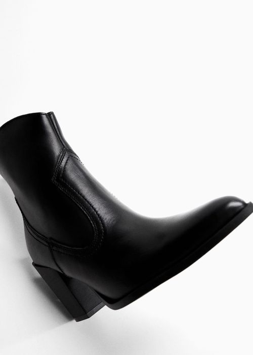 Казаки, ковбойки, ботінки Mango