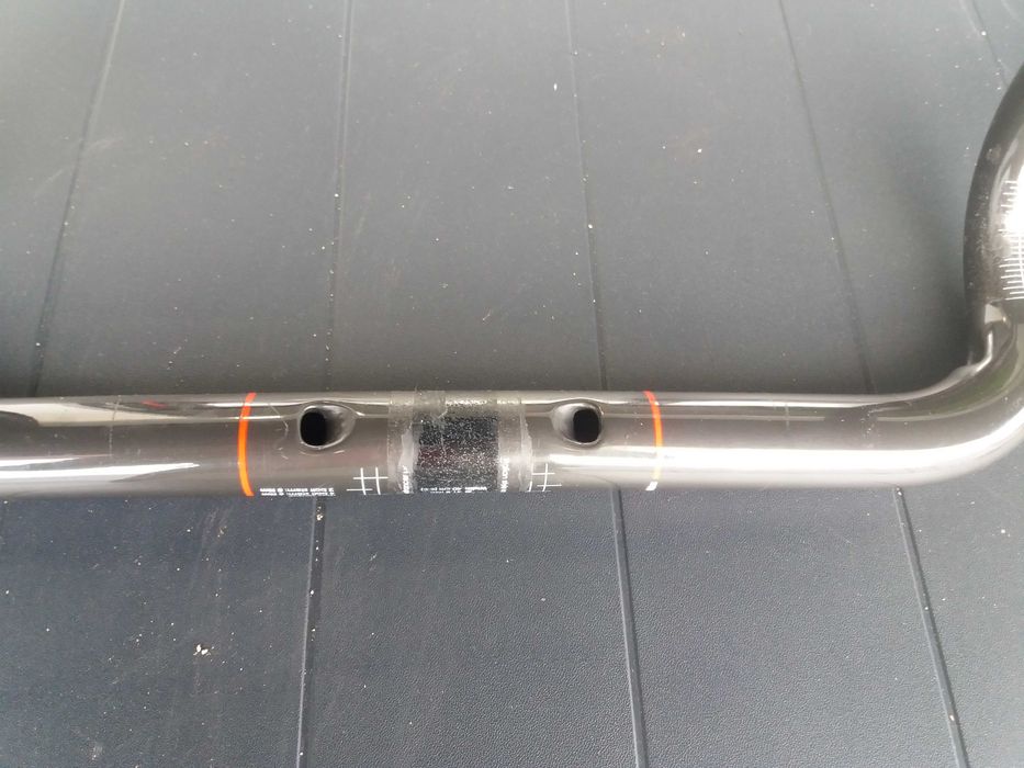 Guiador de estrada 3T em carbono, cabos internos