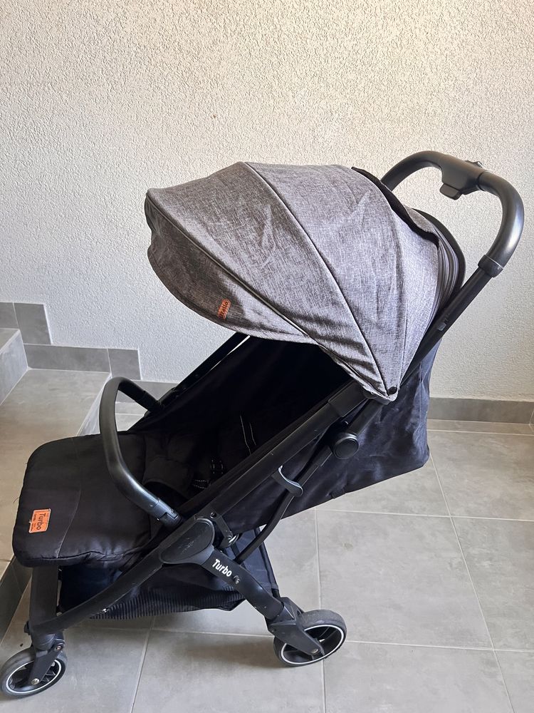 Прогулянкова коляска Carello turbo