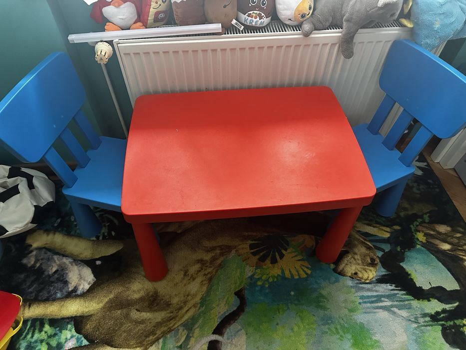 Zestaw stolik plus 2 krzeselka Ikea