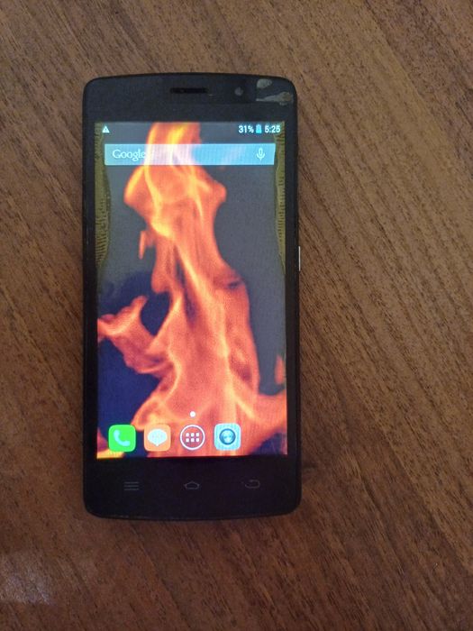 Телефон thl 4000