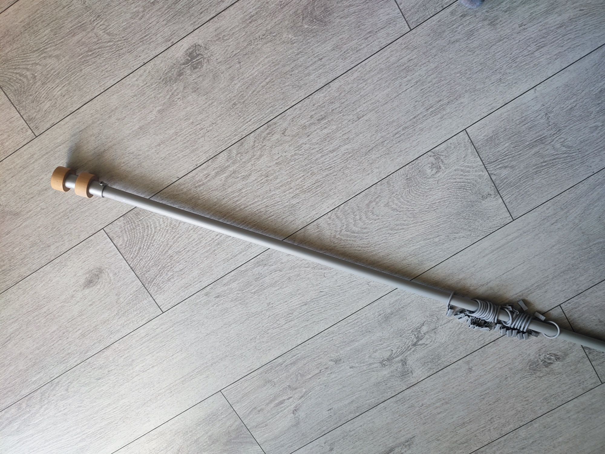 Karnisz metalowy pojedynczy Ikea po