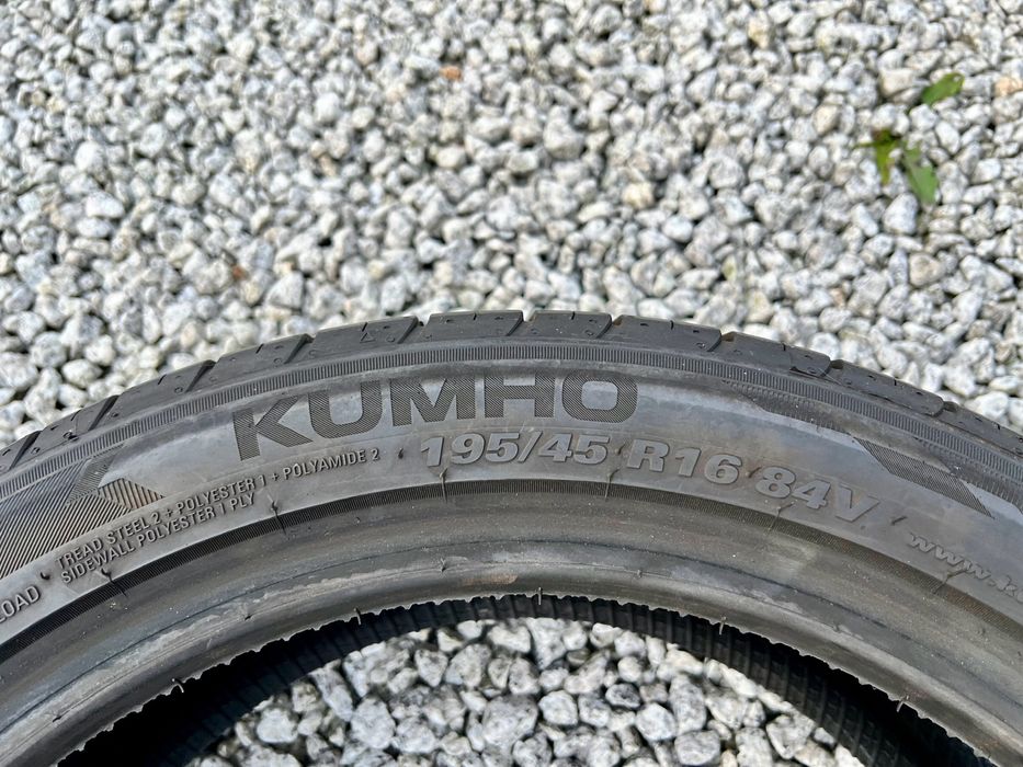 Opona 195/45/16 Kumho Ecsta HS52 rok 2022 letnia stan bdb