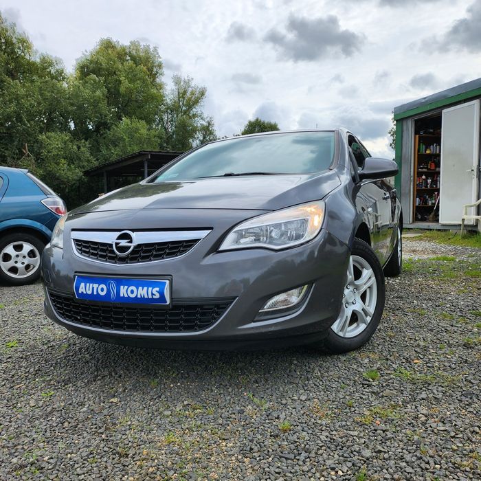 Opel Astra 2011r 1.4 Zwykła Benzyna Zarejestrowany Piękny Stan